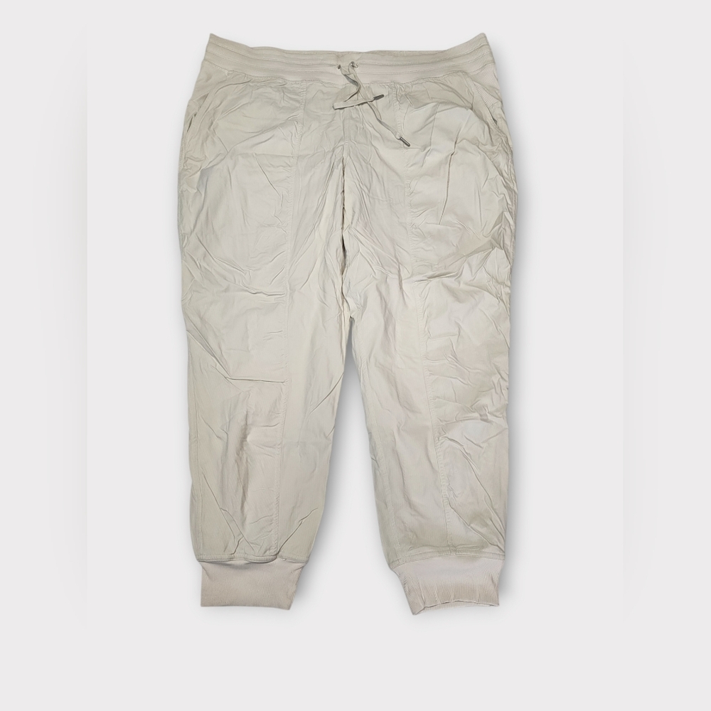 Size 20 - Lululemon Dance Studio Mid-Rise Jogger *Full Length